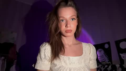 Snapshot of dakotabagaoisan chatting on 10-30-25, 07:14 Carrie online show from 10-30-25, 07:14