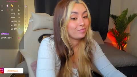 Snapshot of dakottaa__ chatting on 05-16-26, 12:18 dakottaa__ online show from 05-16-26, 12:18