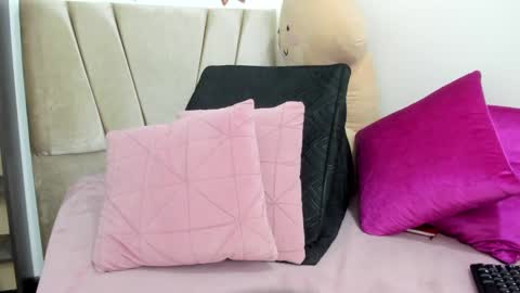  Ren  online show from 02-25-25, 07:52