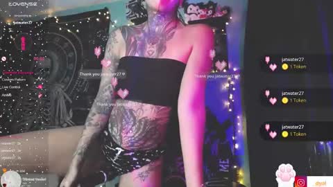 dalia_vorhees online show from 12-19-24, 05:51