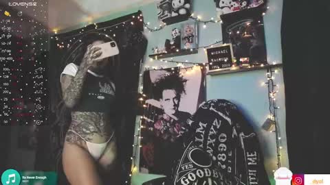 dalia_vorhees online show from 01-06-25, 02:48