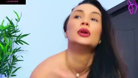 daliyaa_ online show from 10-24-25, 05:48