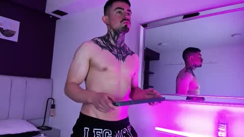 Snapshot of dallas_whitee chatting on 02-19-26, 08:16 Dallas whitee online show from 02-19-26, 08:16