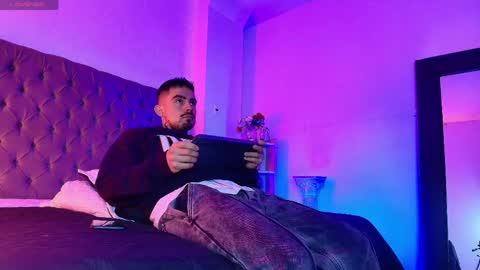 Snapshot of dallas_whitee chatting on 04-19-26, 12:26 Dallas whitee online show from 04-19-26, 12:26
