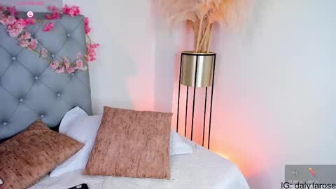 Dalyla online show from 11-14-25, 01:43