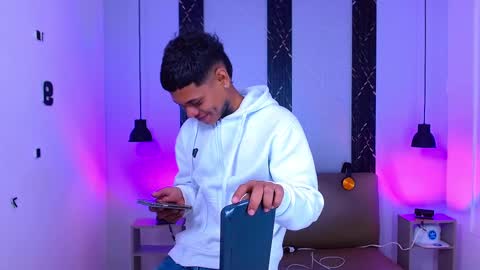 damar_felipe online show from 10-12-25, 04:11