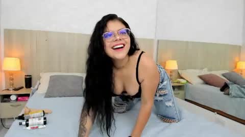 Snapshot of damaris_ponce chatting on 06-21-26, 03:31 Damaris Ponce online show from 06-21-26, 03:31