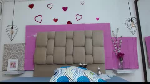 Snapshot of damaryleon chatting on 11-10-25, 07:02 damaryleon online show from 11-10-25, 07:02