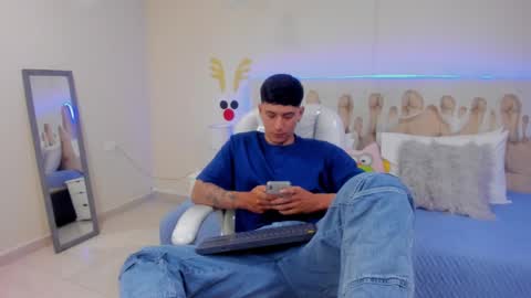 Snapshot of damian23_ chatting on 12-03-24, 03:22 DAMIAN online show from 12-03-24, 03:22