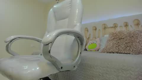 Snapshot of damian23_ chatting on 01-04-25, 03:39 DAMIAN online show from 01-04-25, 03:39