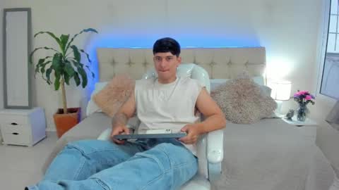 Snapshot of damian23_ chatting on 01-10-25, 06:17 DAMIAN online show from 01-10-25, 06:17