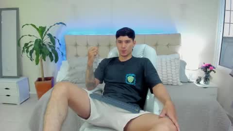 Snapshot of damian23_ chatting on 01-11-25, 12:29 DAMIAN online show from 01-11-25, 12:29