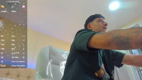 Snapshot of damian23_ chatting on 01-16-25, 06:37 DAMIAN online show from 01-16-25, 06:37