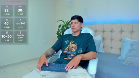 Snapshot of damian23_ chatting on 02-12-25, 01:59 DAMIAN online show from 02-12-25, 01:59