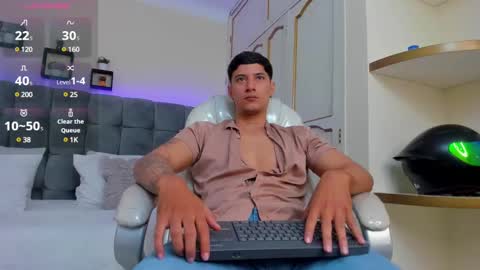 Snapshot of damian23_ chatting on 03-06-25, 01:14 DAMIAN online show from 03-06-25, 01:14
