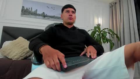 DAMIAN online show from 11-22-25, 10:36