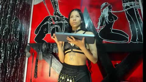 damian_and_tiana online show from 10-31-25, 04:57