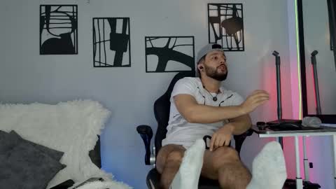 Snapshot of damian_buck chatting on 03-24-26, 04:06 Jaxon online show from 03-24-26, 04:06