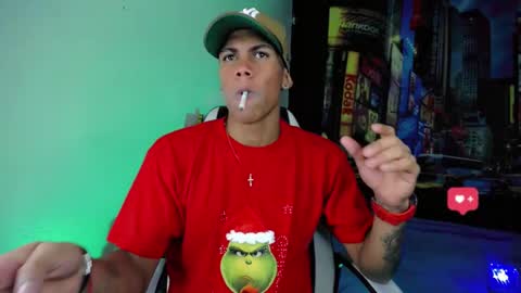 Snapshot of damian_latinxxx chatting on 12-11-24, 03:13 Damian online show from 12-11-24, 03:13