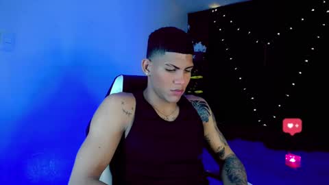 Snapshot of damian_latinxxx chatting on 12-12-24, 06:57 Damian online show from 12-12-24, 06:57