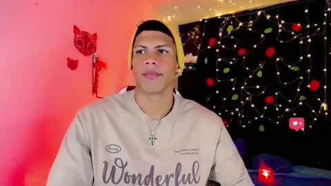 Snapshot of damian_latinxxx chatting on 12-18-24, 03:15 Damian online show from 12-18-24, 03:15