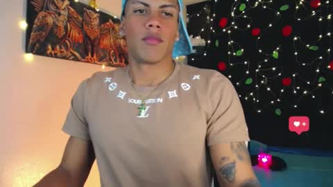 Snapshot of damian_latinxxx chatting on 12-20-24, 04:53 Damian online show from 12-20-24, 04:53