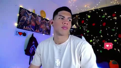 Snapshot of damian_latinxxx chatting on 01-07-25, 03:03 Damian online show from 01-07-25, 03:03