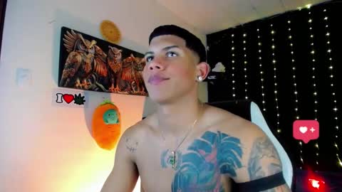 Snapshot of damian_latinxxx chatting on 01-09-25, 05:55 Damian online show from 01-09-25, 05:55