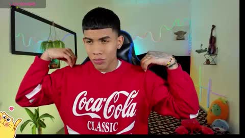 Snapshot of damian_latinxxx chatting on 02-25-26, 01:15 Damian online show from 02-25-26, 01:15