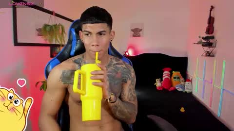 Snapshot of damian_latinxxx chatting on 03-02-26, 07:15 Damian online show from 03-02-26, 07:15