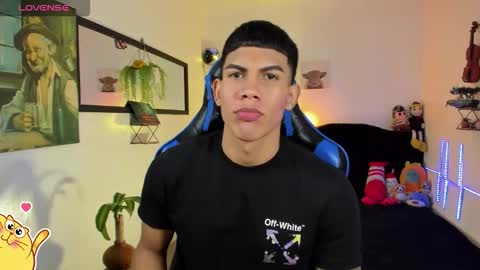 Snapshot of damian_latinxxx chatting on 03-20-26, 02:38 Damian online show from 03-20-26, 02:38