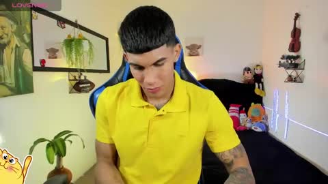 Snapshot of damian_latinxxx chatting on 03-22-26, 03:32 Damian online show from 03-22-26, 03:32