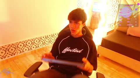 Snapshot of damian_tay chatting on 04-11-26, 11:36 damian_tay online show from 04-11-26, 11:36