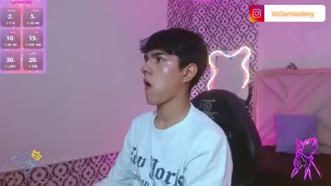 damian_tay1 online show from 06-26-26, 11:47