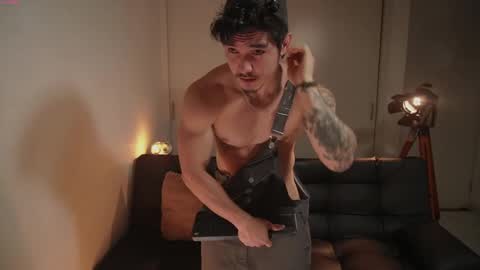 insta damn8   --------  online show from 09-26-25, 11:53