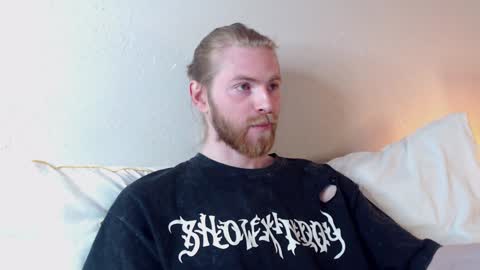 Snapshot of damien_diamond chatting on 01-05-25, 06:45 damien_diamond online show from 01-05-25, 06:45