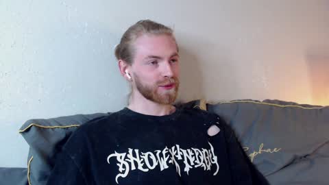 Snapshot of damien_diamond chatting on 01-28-25, 09:19 damien_diamond online show from 01-28-25, 09:19