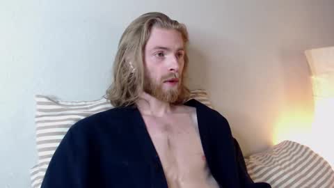 Snapshot of damien_diamond chatting on 03-06-25, 06:16 damien_diamond online show from 03-06-25, 06:16