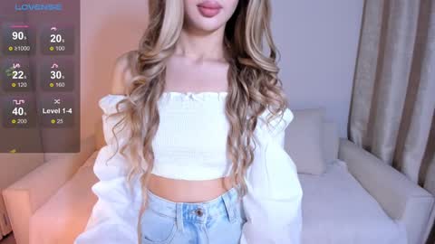 Snapshot of damisu chatting on 02-09-25, 01:03 A online show from 02-09-25, 01:03