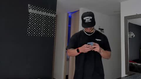 INSTAGRAM  DAMMIANMILLEROFICIAL online show from 01-05-26, 05:27