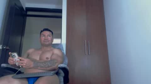 Snapshot of dammuscle chatting on 03-25-26, 05:08 dammuscle online show from 03-25-26, 05:08