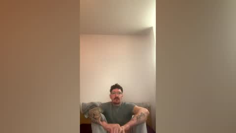 damo111694 online show from 03-08-26, 09:51