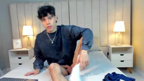 Snapshot of damon_nort chatting on 12-19-24, 01:40 DEMON NORTH online show from 12-19-24, 01:40