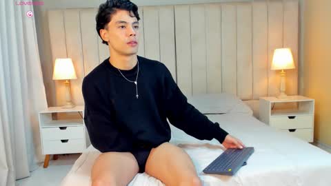 Snapshot of damon_nort chatting on 09-18-25, 01:46 DEMON NORTH online show from 09-18-25, 01:46