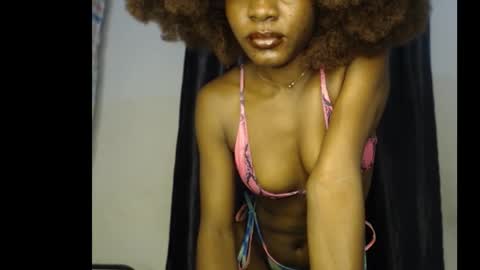 Snapshot of damsel8 chatting on 11-09-25, 06:06 leah online show from 11-09-25, 06:06