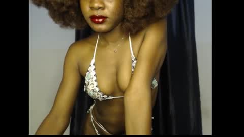 Snapshot of damsel8 chatting on 11-28-25, 04:26 leah online show from 11-28-25, 04:26