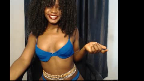 Snapshot of damsel8 chatting on 12-21-25, 05:53 leah online show from 12-21-25, 05:53