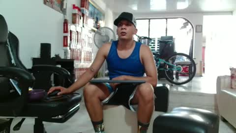 damyan_2003 online show from 01-08-26, 09:06