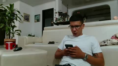 damyan_2003 online show from 03-07-26, 12:02