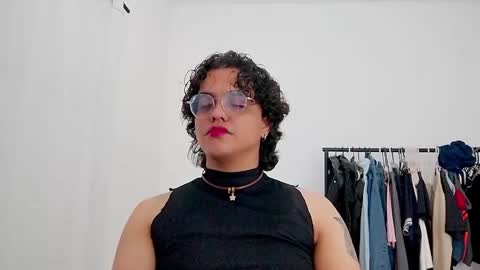 Snapshot of dan_blous chatting on 02-25-26, 02:59 Diane Blosson online show from 02-25-26, 02:59